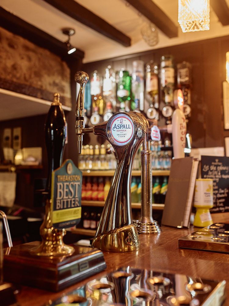 Stapleton's Bar Contact β The Stapylton